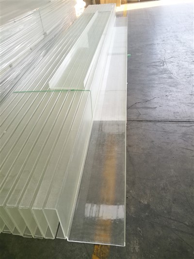 Dekoratiivne arhitektuur U profiiliklaas